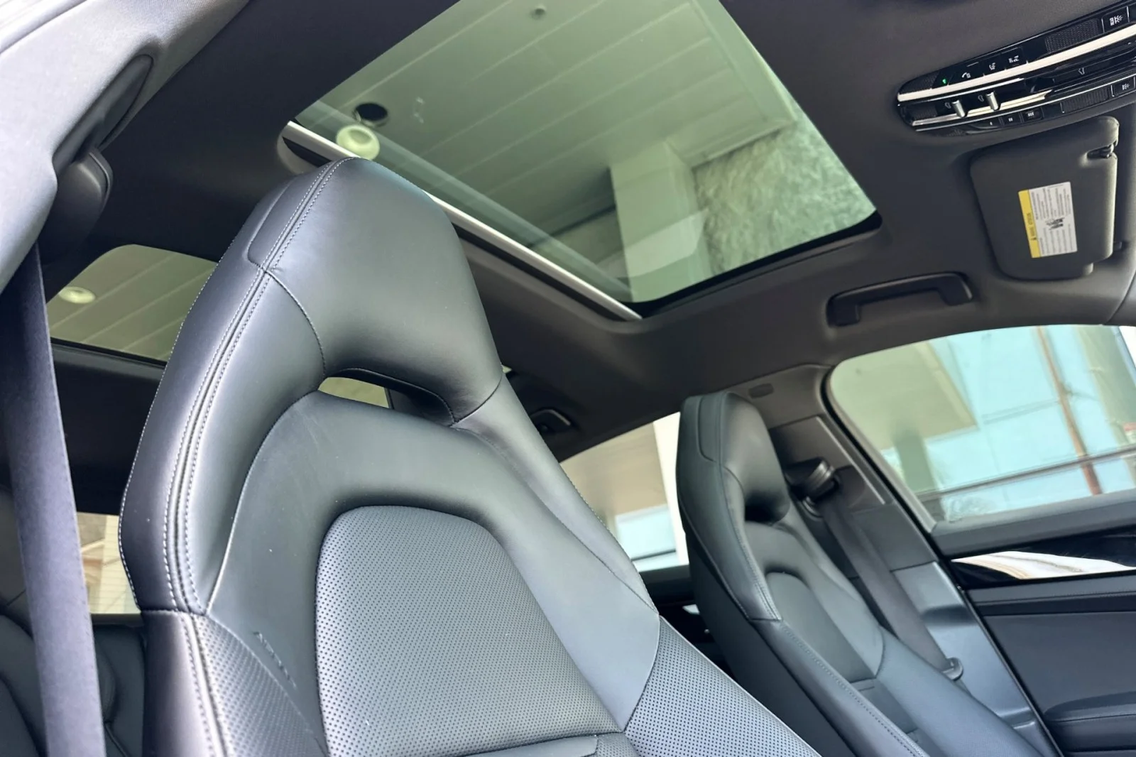 Used 2023 Chalk Porsche 4S image 17