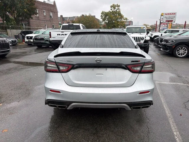 Used 2020 Silver Nissan 3.5 SL image 6