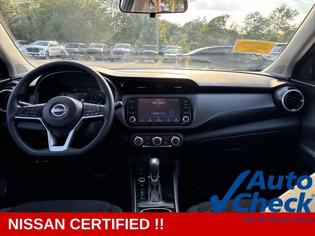 Used 2024 Gray Nissan SV image 16