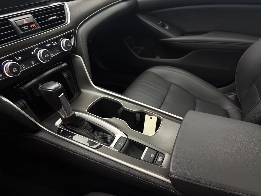 Used 2020 Silver Honda EX-L image 26