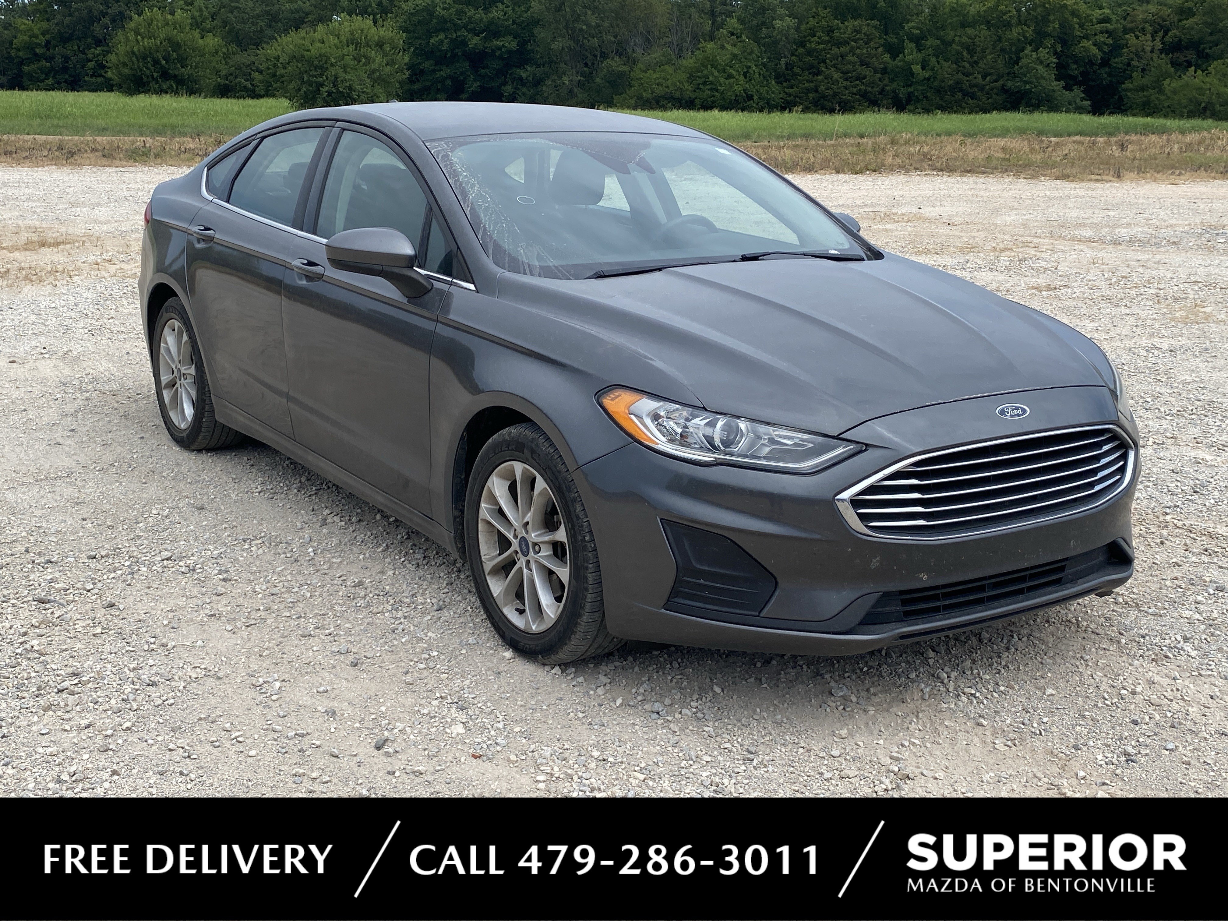 Used 2020  Ford SE image 1