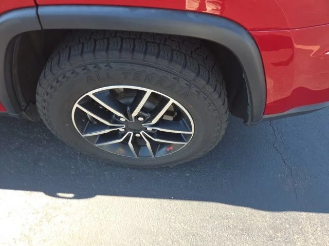 Used 2019 Red Jeep Trailhawk image 5