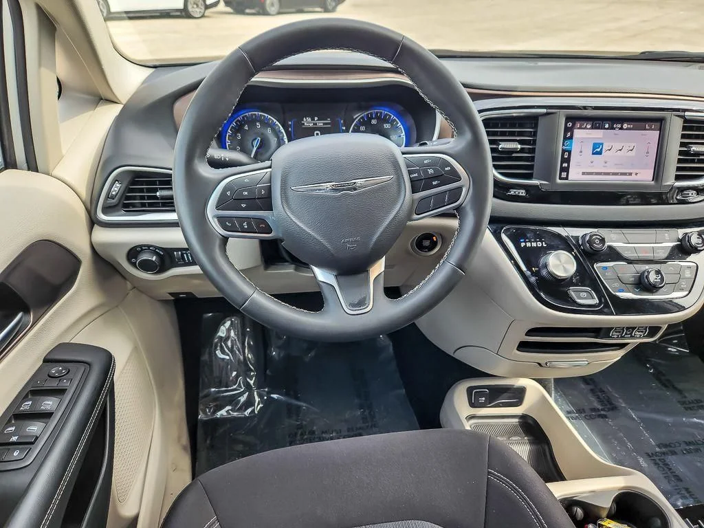 Used 2023 Silver Chrysler LX image 12