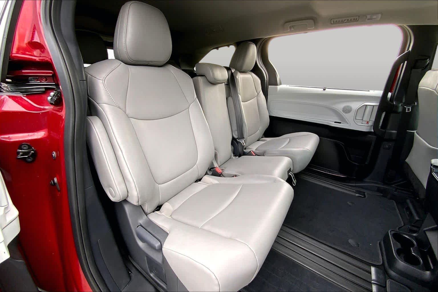 Used 2026 Ruby Flare Pearl Toyota XLE image 19