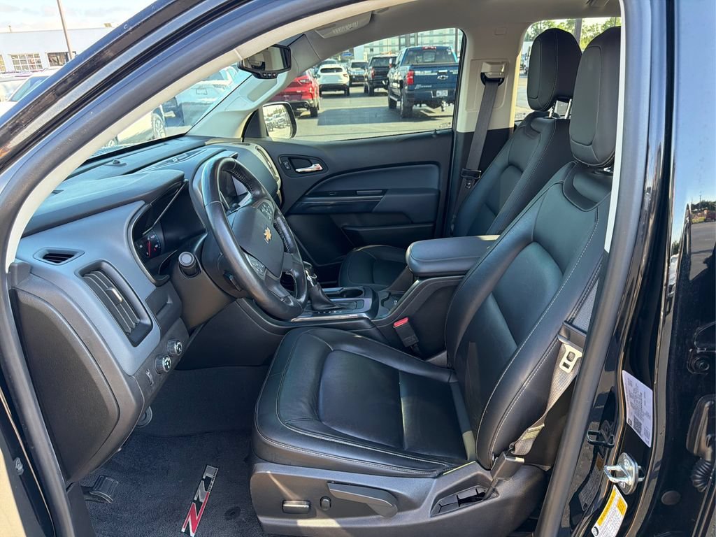 Used 2022 Black Chevrolet Z71 image 19