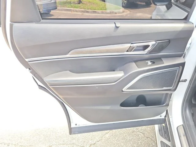 Used 2021 White Kia SX image 32
