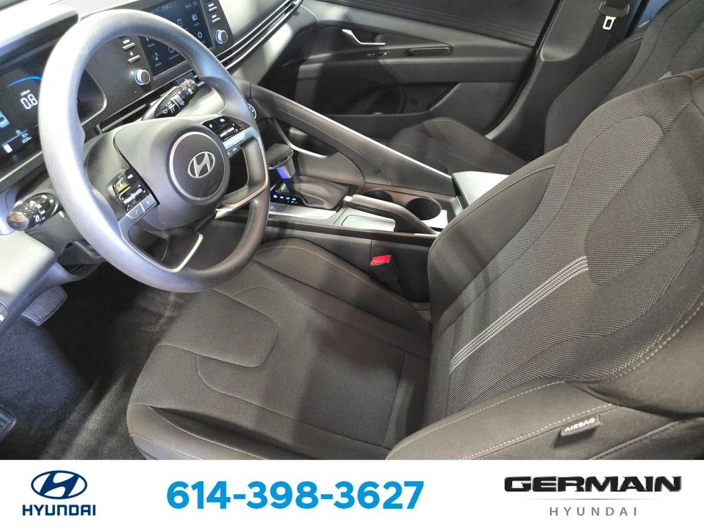 2025 Hyundai Elantra SE - Photo 18