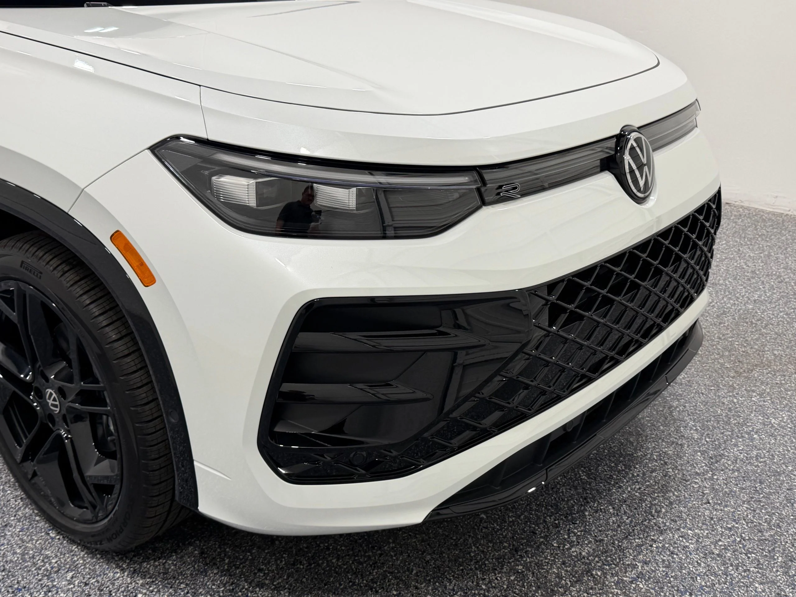 New 2026 White Volkswagen SE R-Line Black image 18