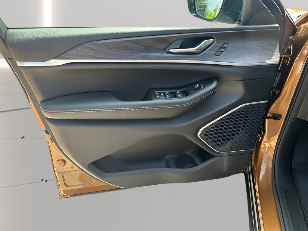 New 2026 Copper Shino Metallic Clear-Coat Exterior Paint Jeep Limited image 16