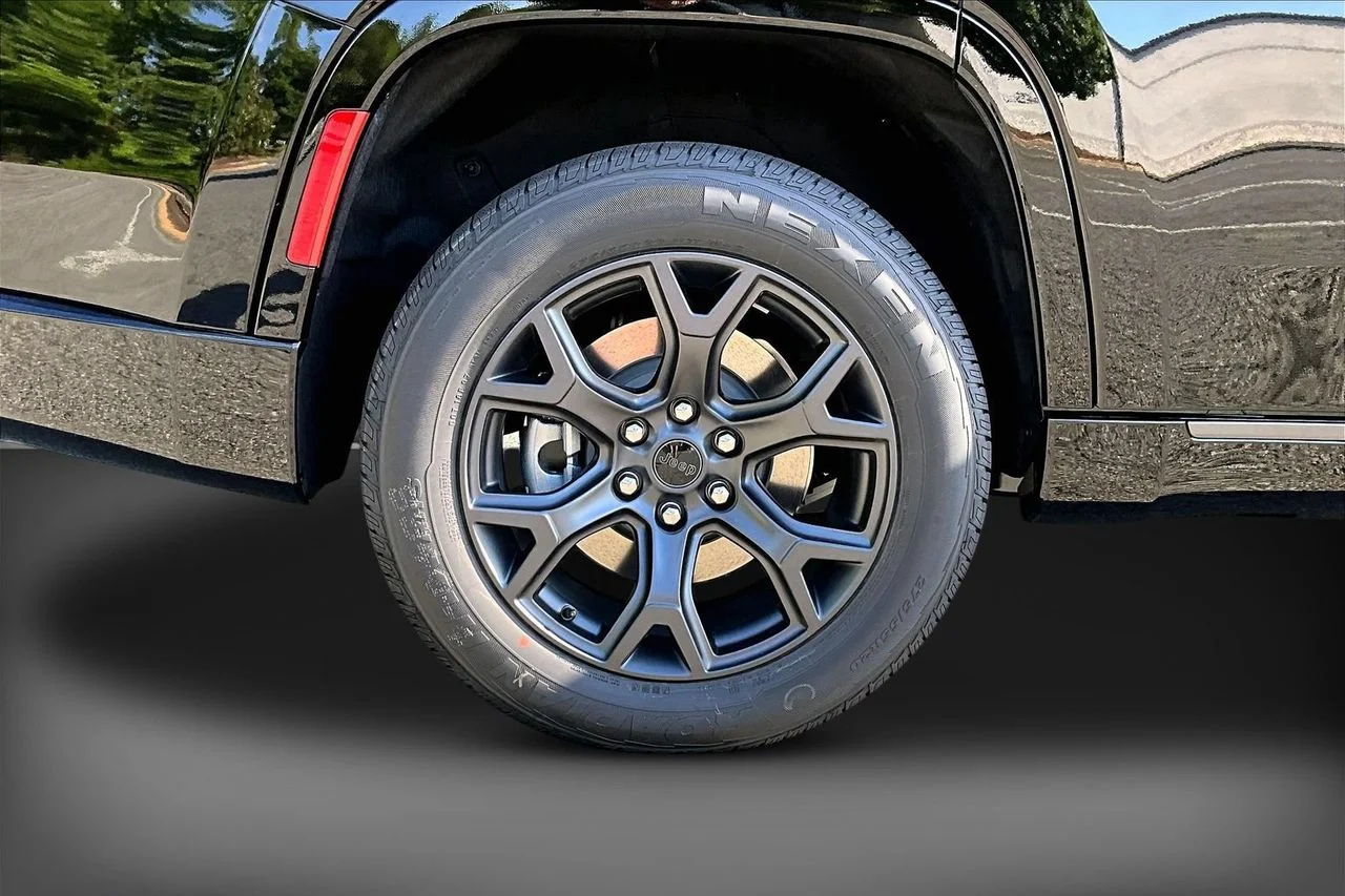 New 2026 High Gloss Black Jeep Limited Altitude image 36