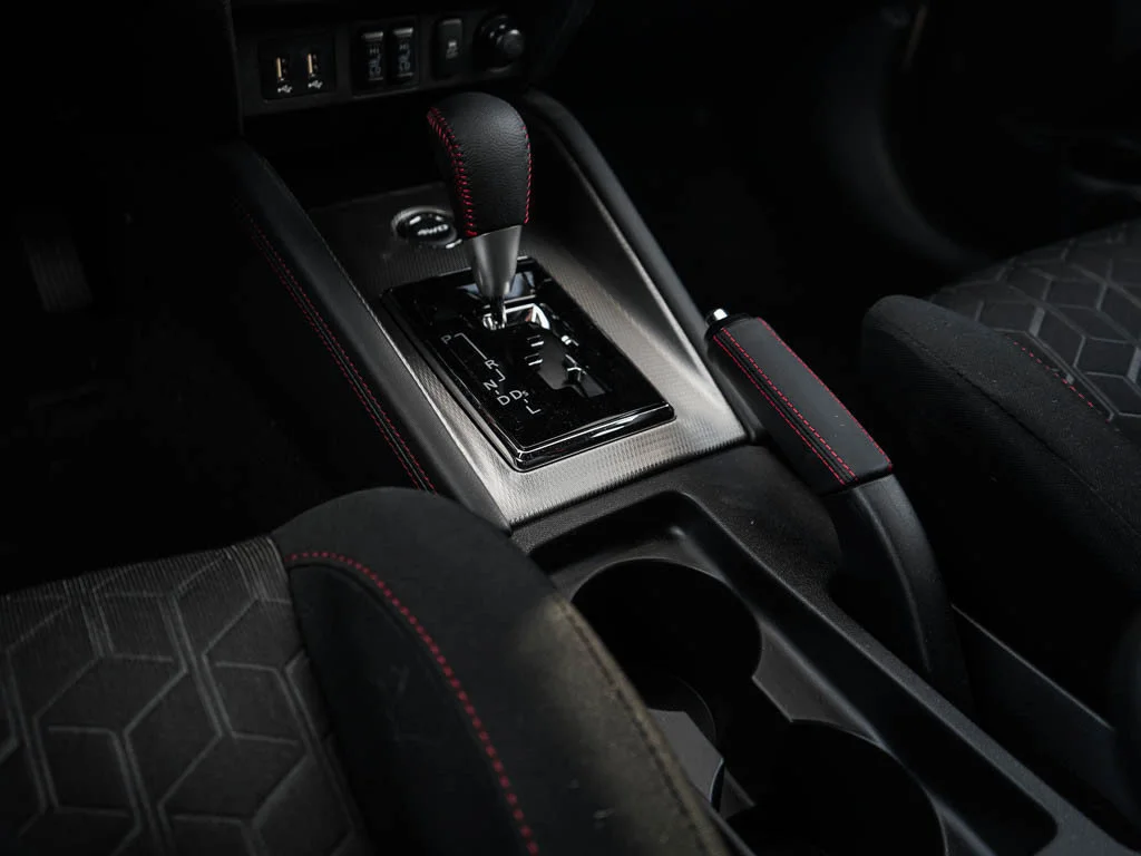 New 2026 Mercury Gray Metallic Mitsubishi 2.0 TRAIL EDITION image 25