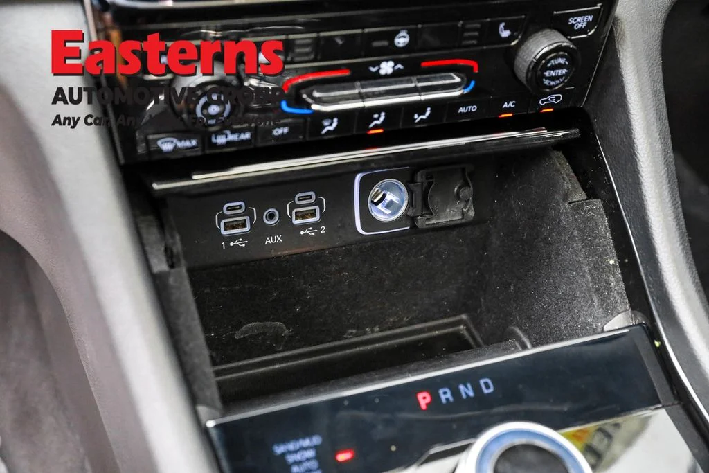 Used 2021 White Jeep Limited image 22