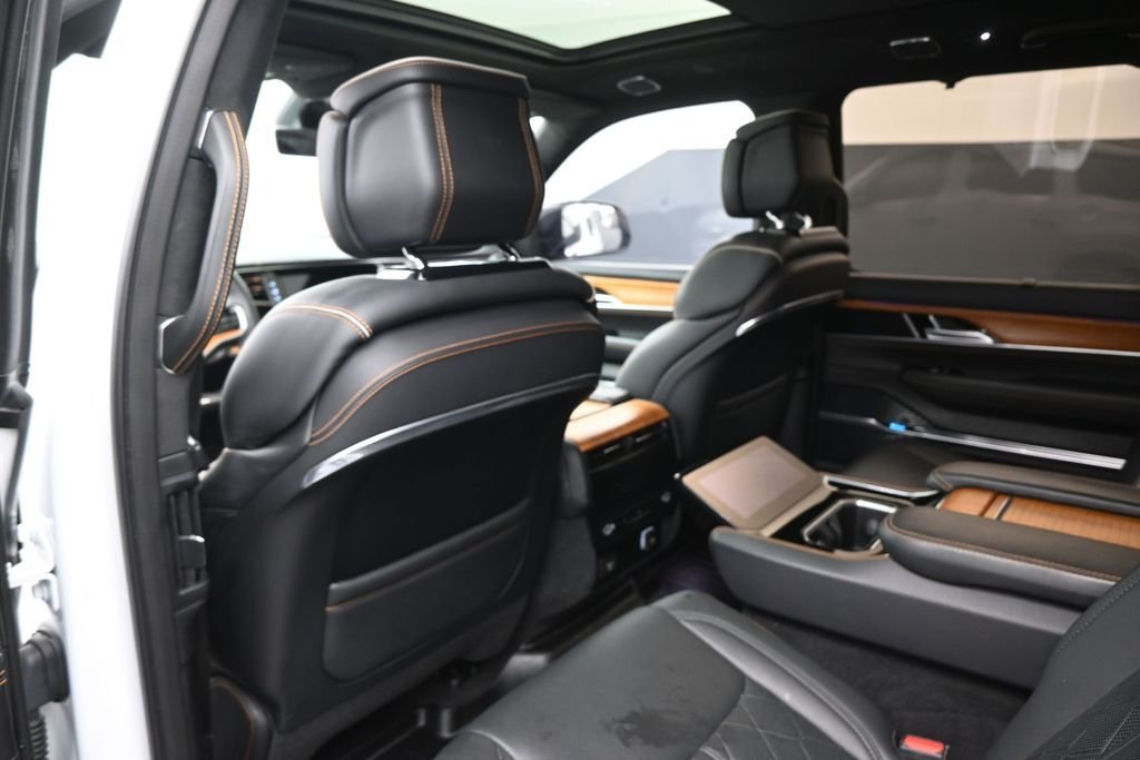 Used 2023 White Jeep Series III image 23