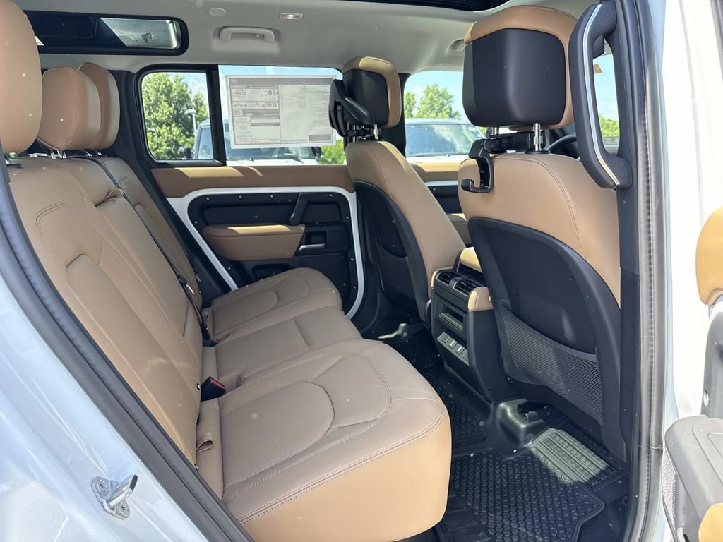 New 2026 Fuji White Land Rover S image 14