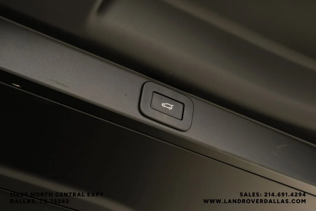 Used 2023 Black Land Rover SE image 59