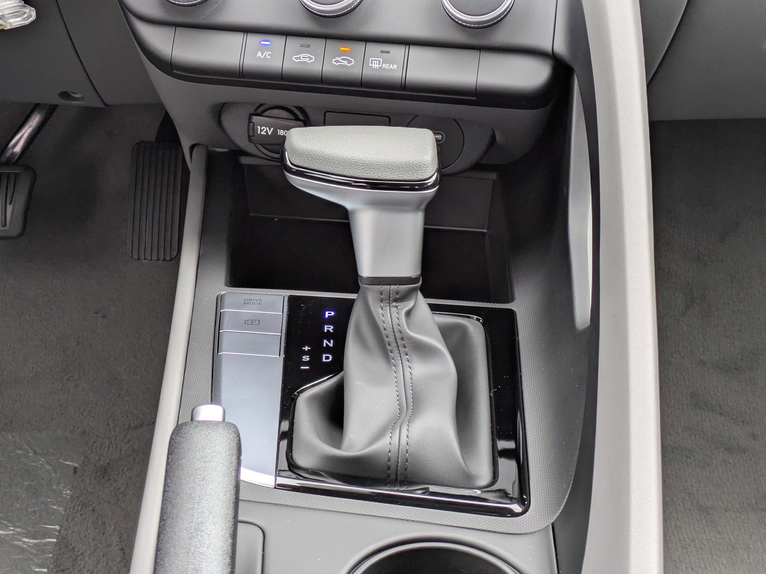 New 2026 Serenity White Hyundai SE image 13