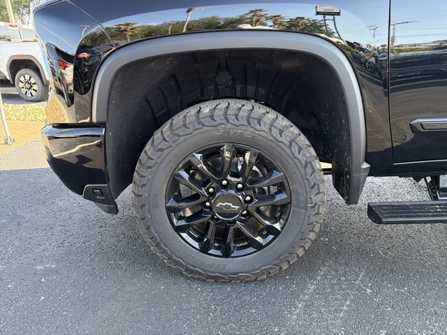 New 2026 Black Chevrolet High Country image 31
