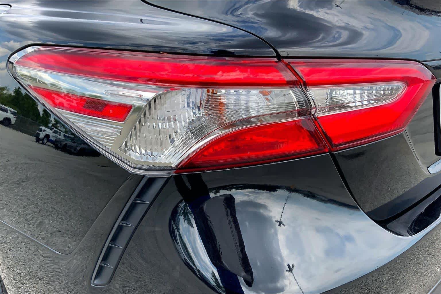 Used 2019 Midnight Black Metallic Toyota SE image 28