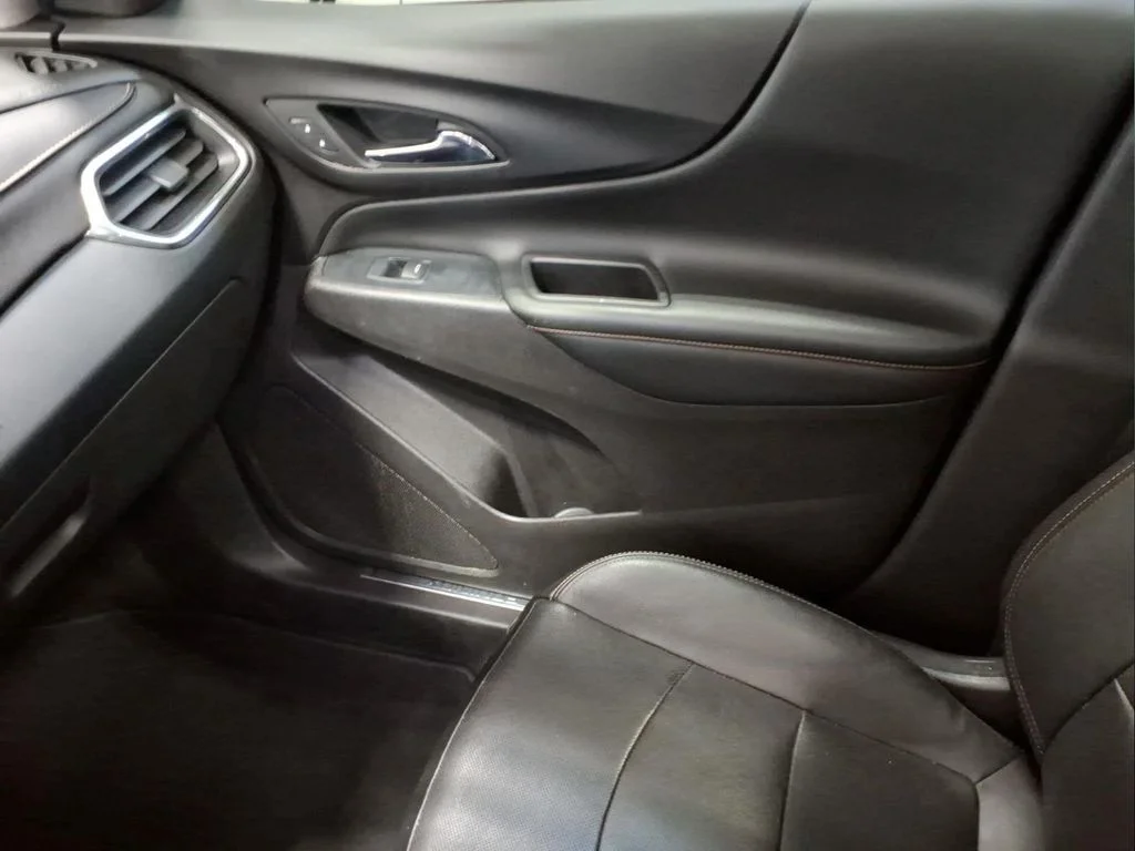Certified Used 2020 Iridescent Pearl Tricoat Chevrolet Premier image 19