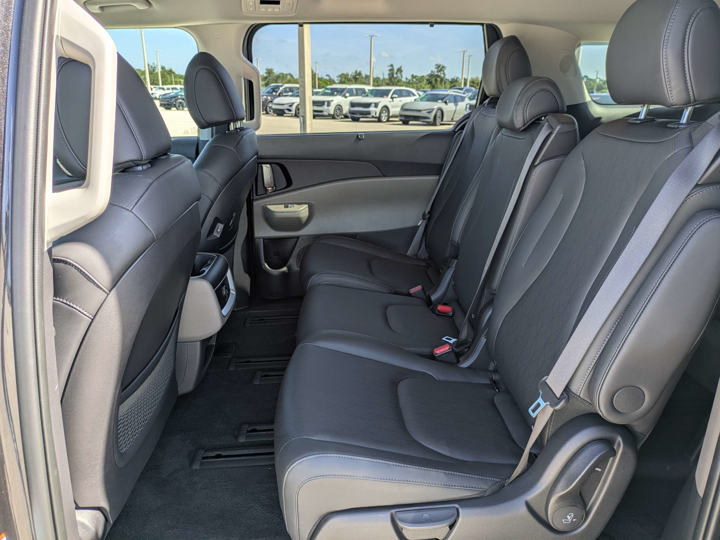 Certified Used 2025 Panthera Metal Kia EX image 16