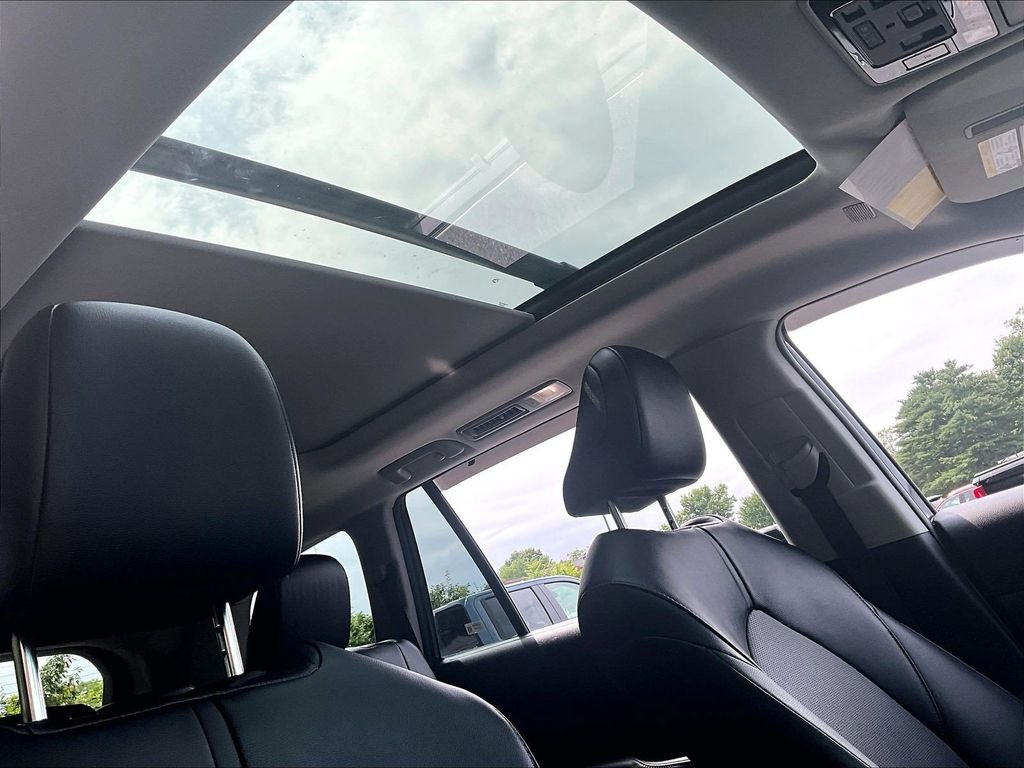 Used 2025 White Toyota XLE image 23