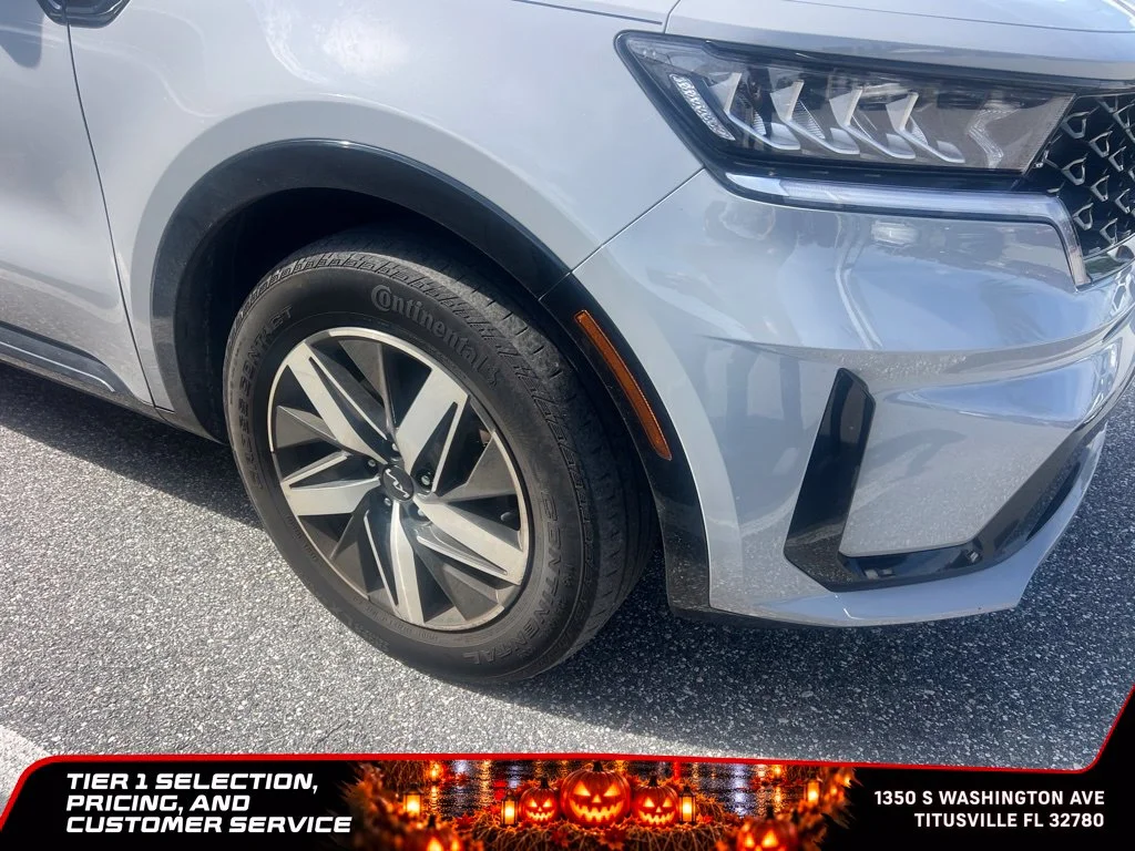 Used 2023 Gray Kia EX image 4