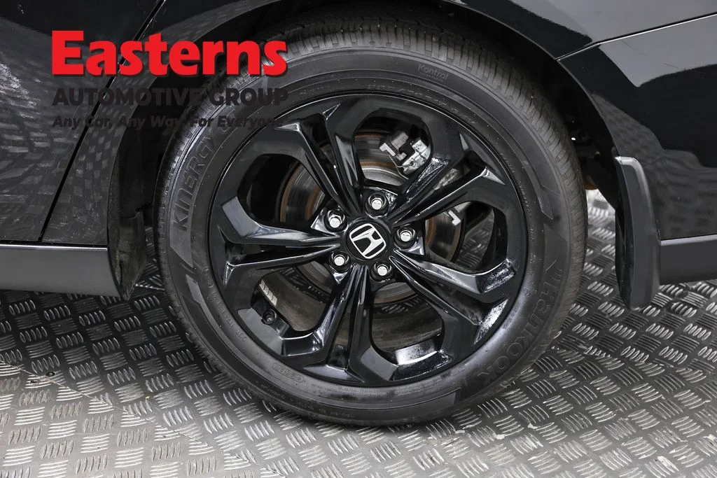 Used 2025 Black Honda SE image 32