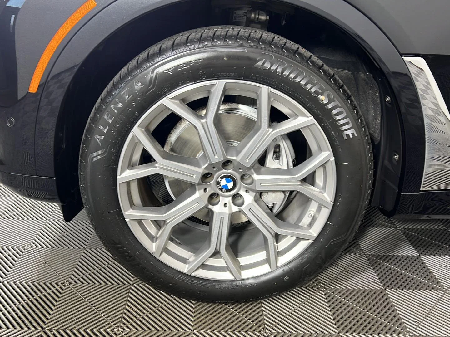 Used 2022 Black Sapphire Metallic BMW xDrive40i image 14
