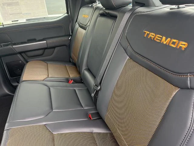 New 2025 Oxford White Ford Tremor® image 37