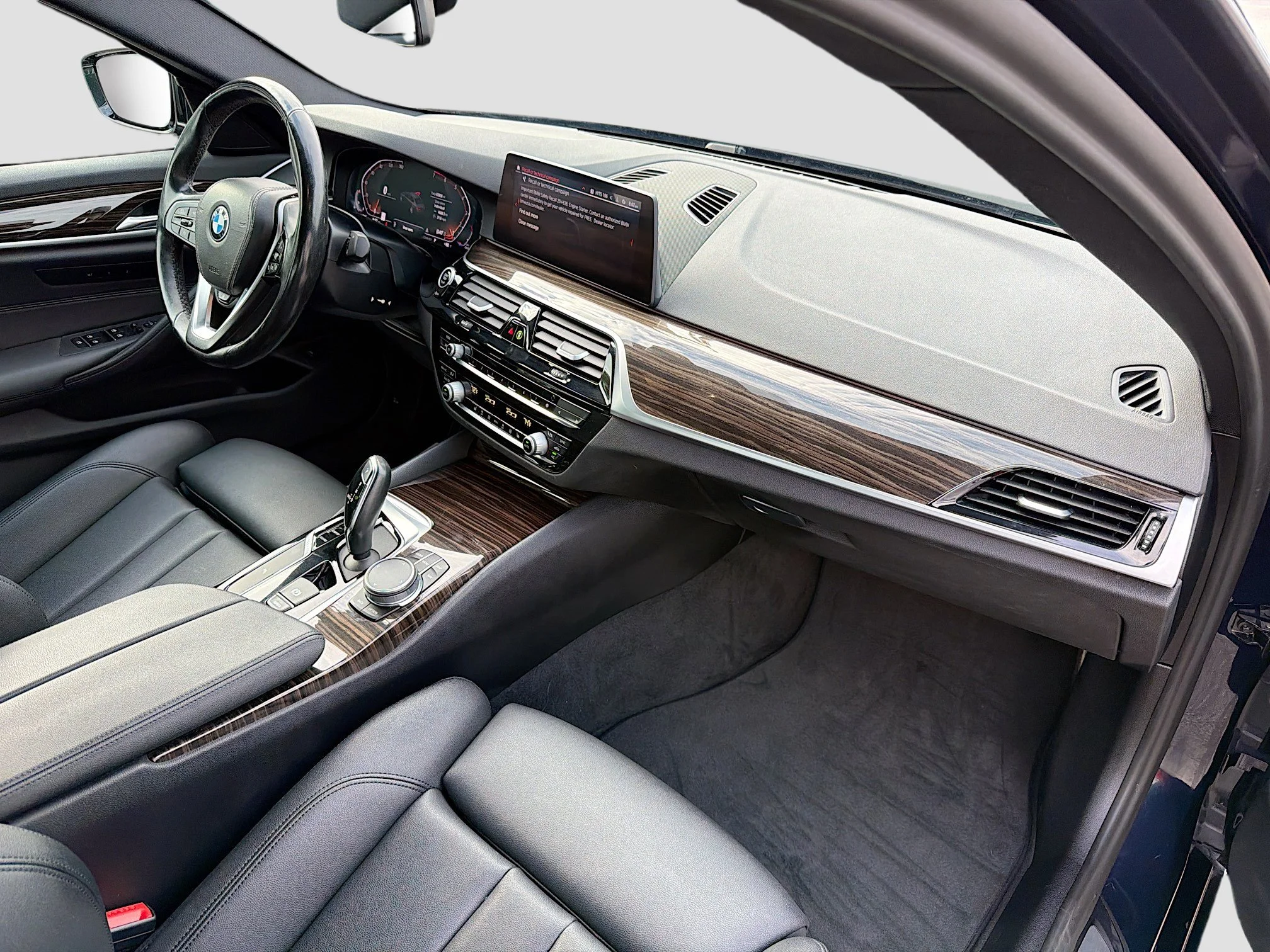 Used 2020 Imperial Blue Metallic BMW 530i xDrive image 12
