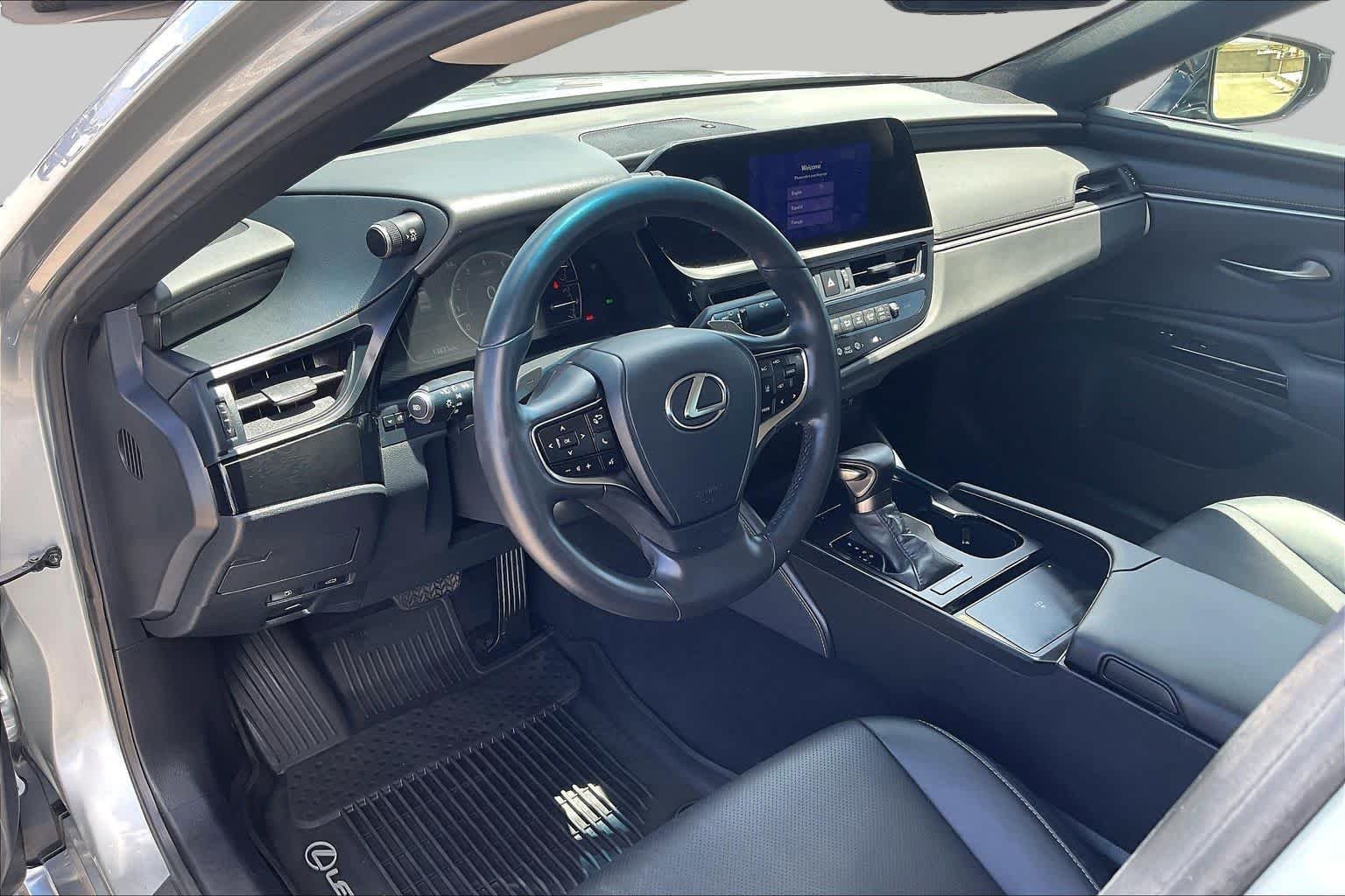 Used 2025 Iridium Lexus  image 16