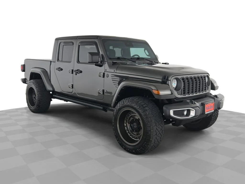 2024 Jeep Gladiator Sport S's photo