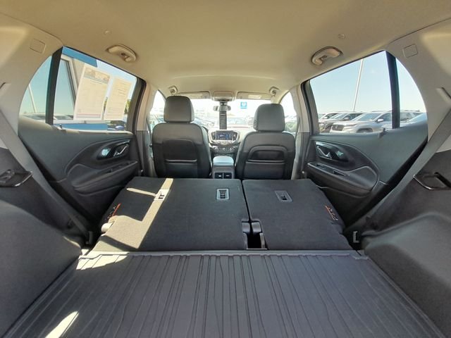 Used 2024 White GMC AT4 image 45
