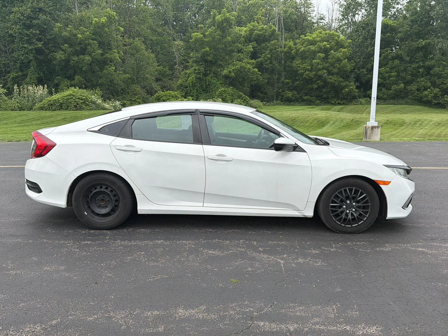 Used 2020 Platinum White Pearl Honda LX image 4