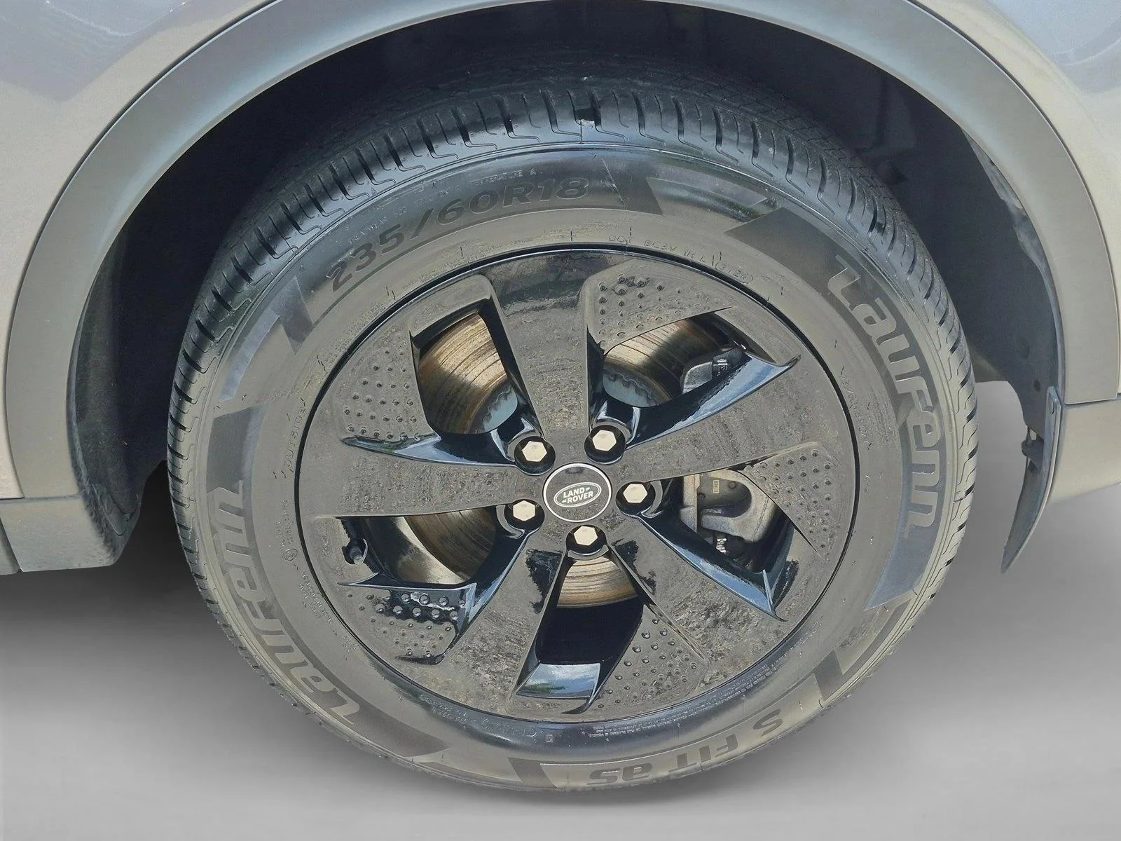 Used 2023 Grey Land Rover S image 24