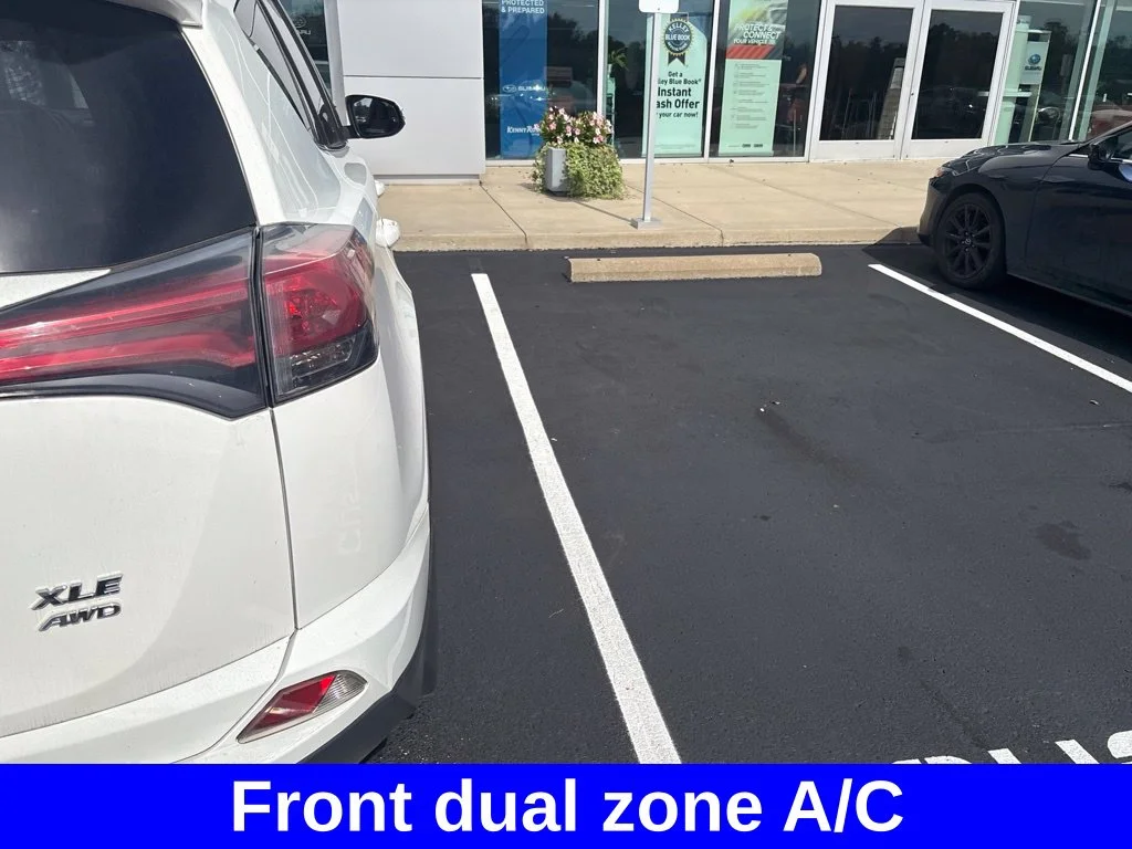 Used 2018 White Toyota XLE image 5