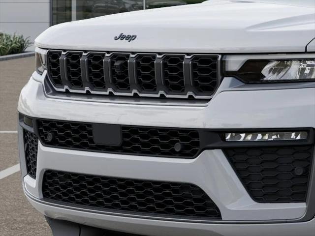 New 2026 Bright White Clear-Coat Exterior Paint Jeep Limited image 37
