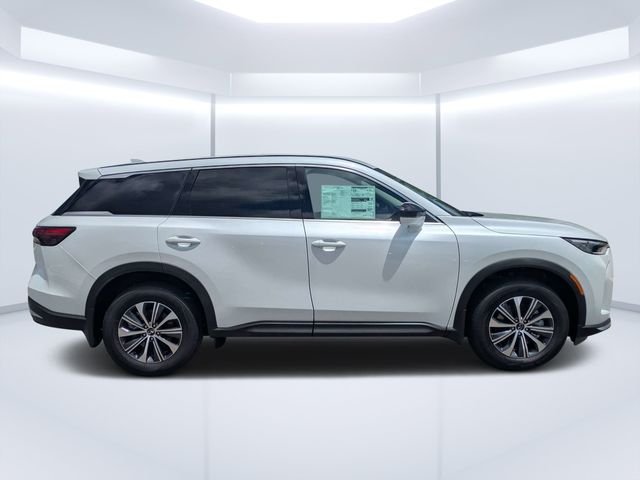 New 2027 RADIANT WHITE INFINITI Pure FWD image 2