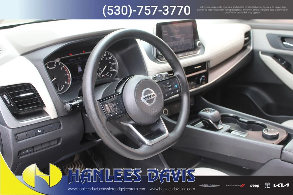 Used 2021 White Nissan SV image 11