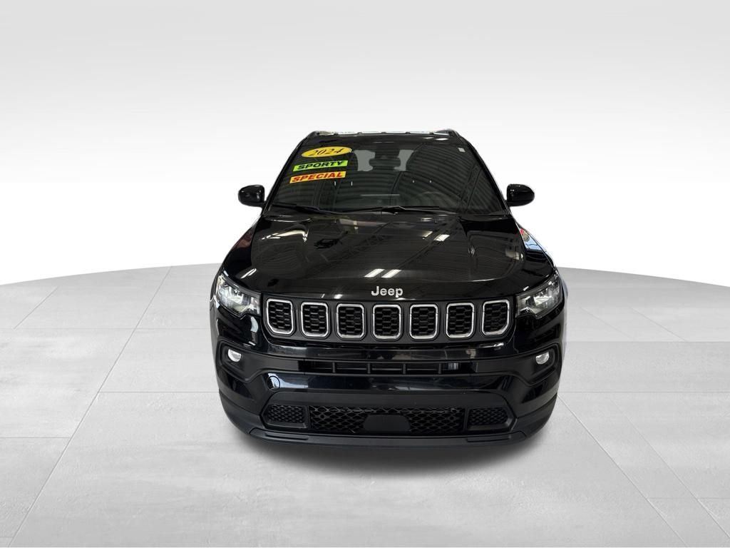 Used 2024 Black Jeep Latitude image 9