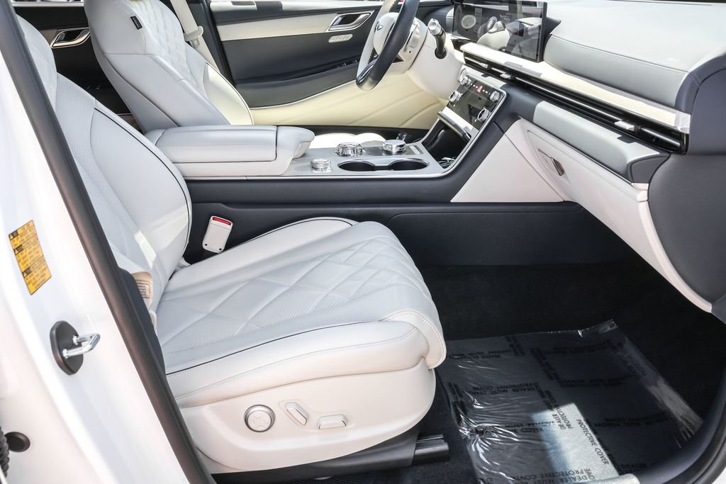Used 2025 White Genesis 3.5T Prestige image 47