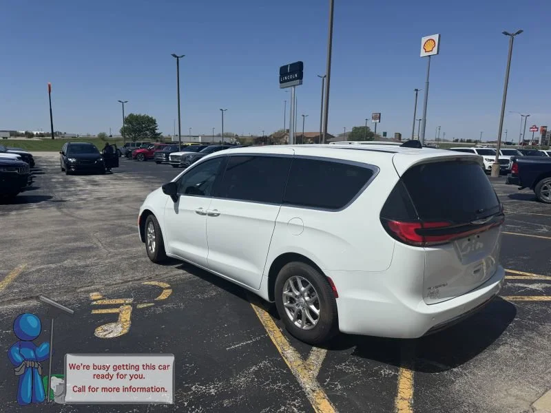 Used 2026 Bright White Clearcoat Chrysler Select image 3