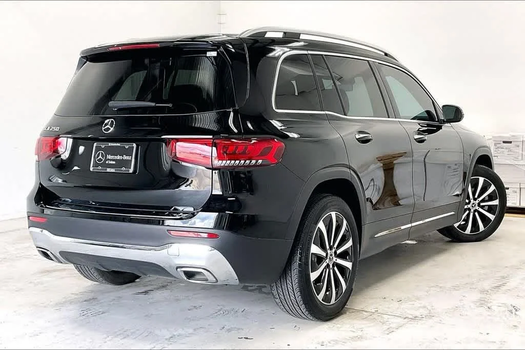Certified Used 2022 Night Black Mercedes-Benz GLB 250 image 12
