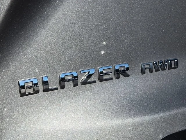 Used 2025 Sterling Gray Metallic Chevrolet 2LT image 16