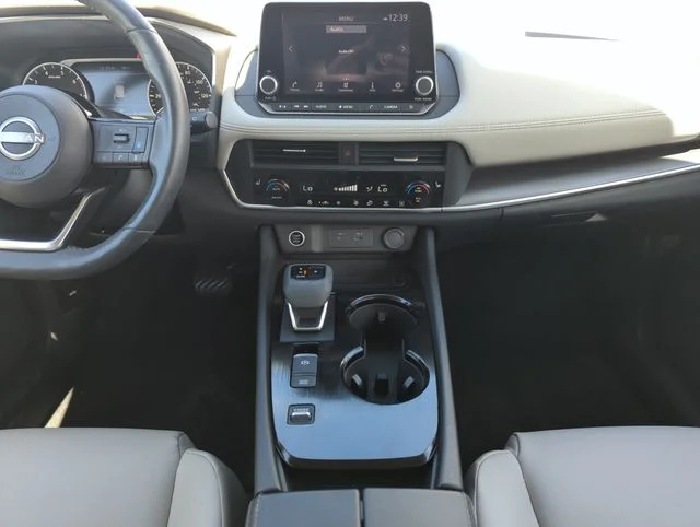Used 2023 White Nissan SV image 27