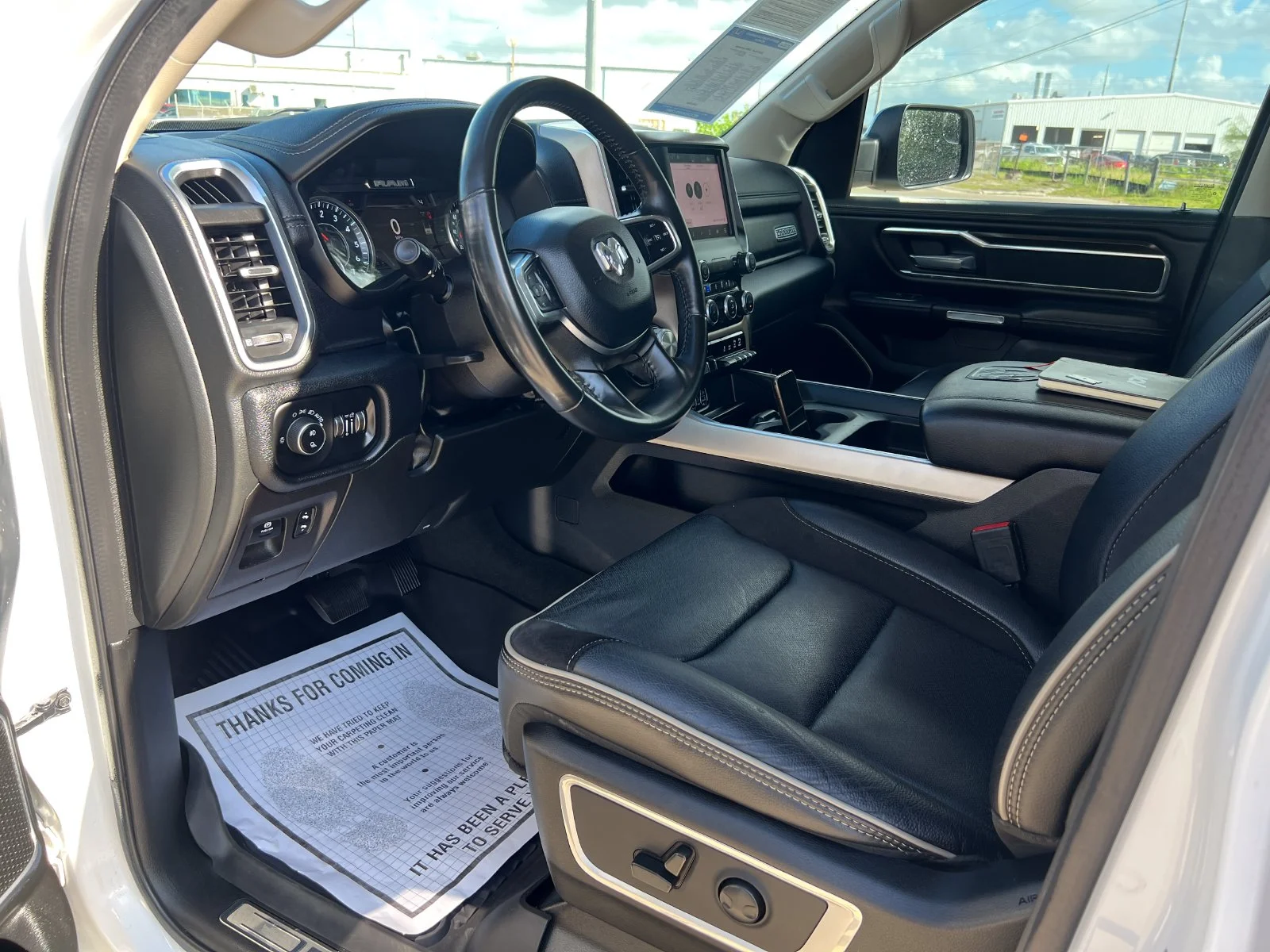 Used 2022 White Ram Laramie image 17