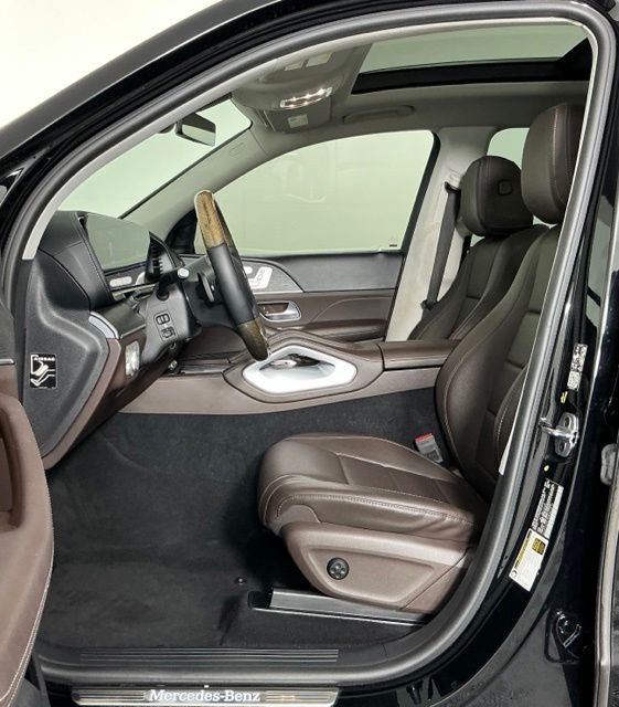 Used 2023 Black Mercedes-Benz GLS 450 image 10