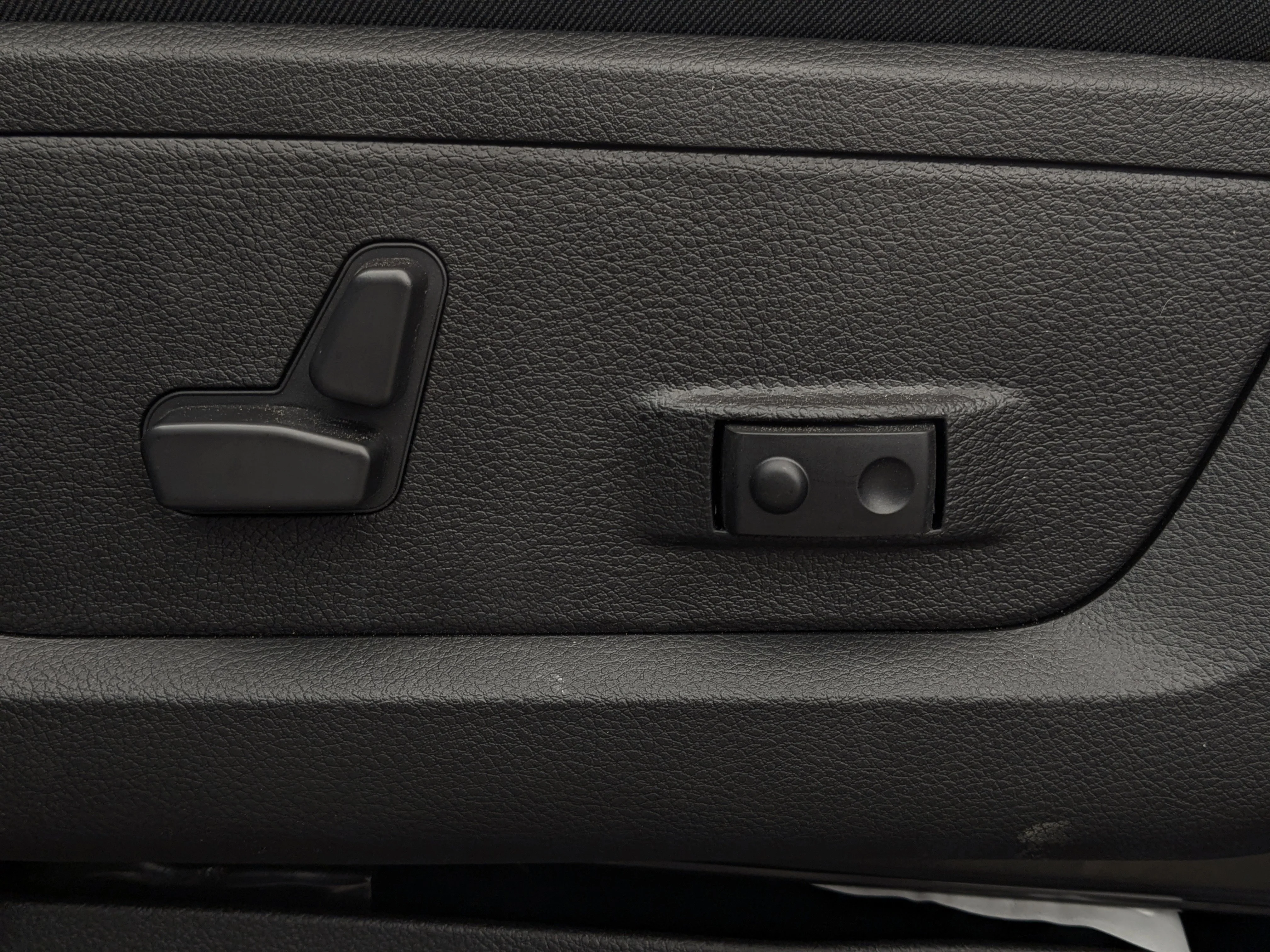 New 2026 Grey RAM Rebel - - Rebel Level 1 Equip Grp - 5th Wheel/Gooseneck Prep - Leather?Faced Bucket Seats - 6.7L Cum image 14