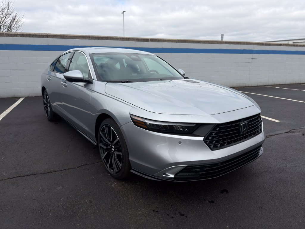New 2026 Solar Silver Metallic Honda Touring image 7