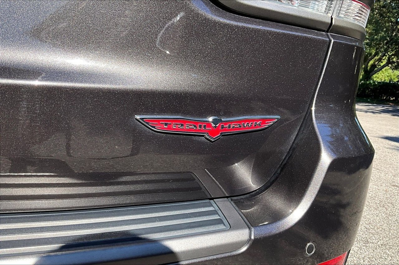 Used 2019 Gray Jeep Trailhawk image 21